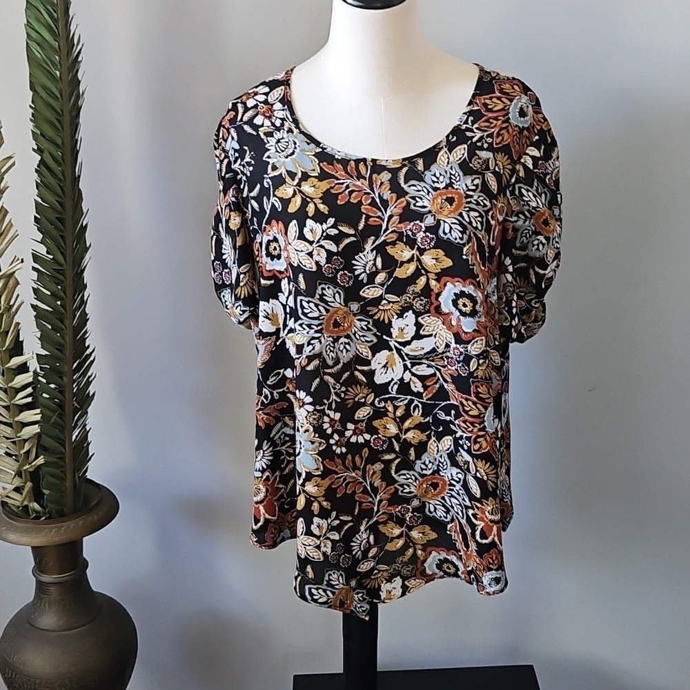 Cato Navy, Rust, Gold, and Light Blue Floral Print Blouse with Pointed Hem